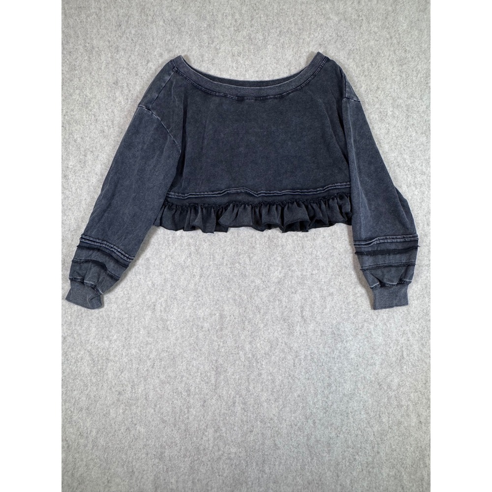 k159. Acid Wash Black Cropped Ruffle Hem Sweatshirt Large Long Sleeve Scoop Neck